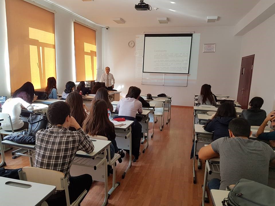 Italian Professor Gives Guest Lecture