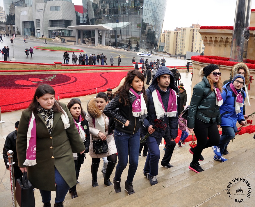Khazar Students and Staff Members Visit Şəhidlər Xiyabanı