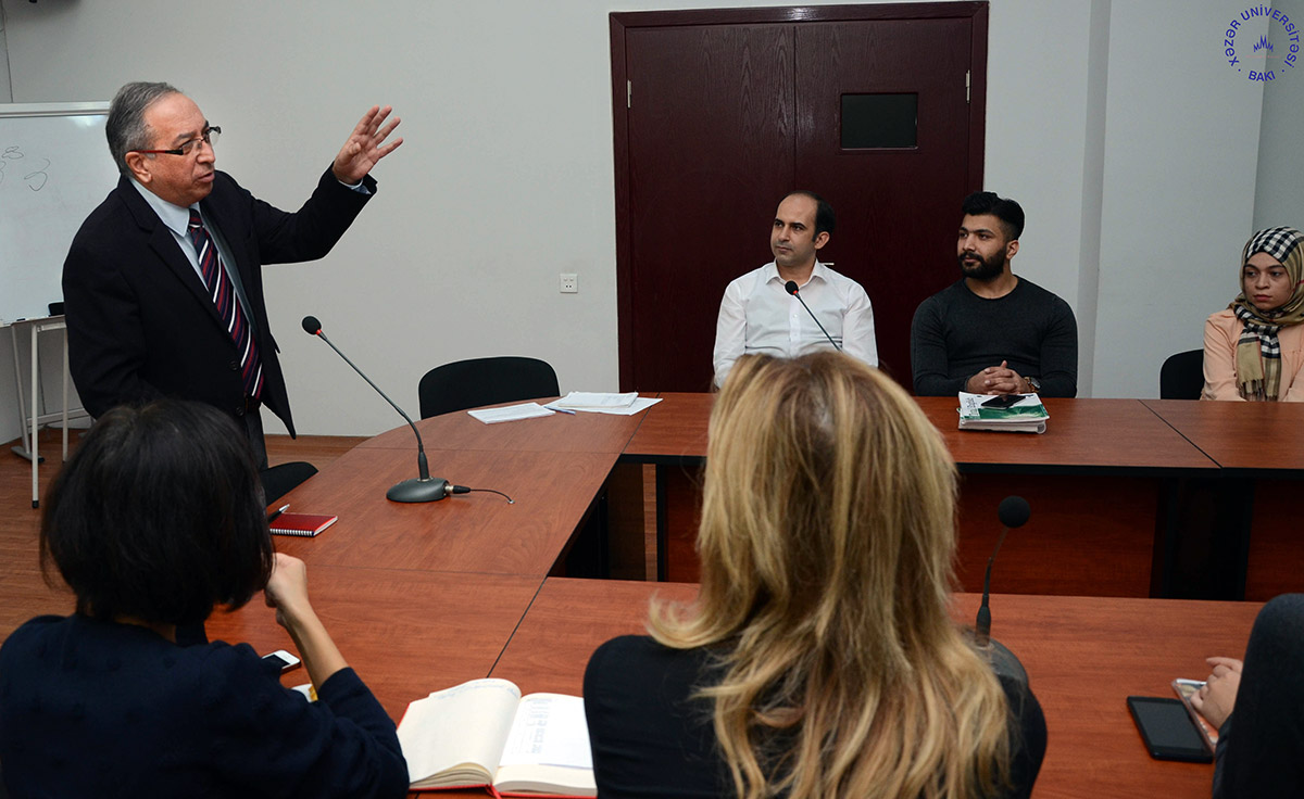 Rector Meets with New International Students