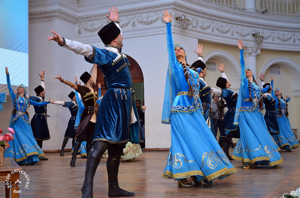 Танцы азербайджана. Азербайджанский национальный танец. Национальные танцы Азербайджана. Азербайджанский народный танец. Яллы (танец).