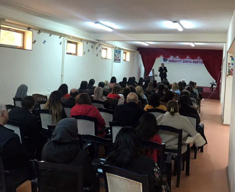 An extended meeting with participation of parents and teachers in Sumgayit “Dunya” school
