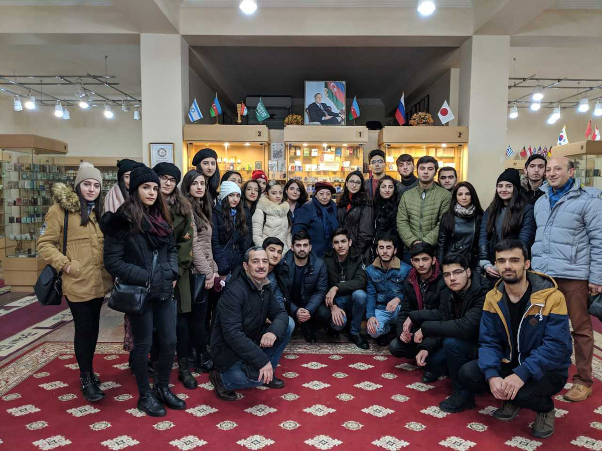 Students majoring in Tourism and Hotel Management on Baku tour