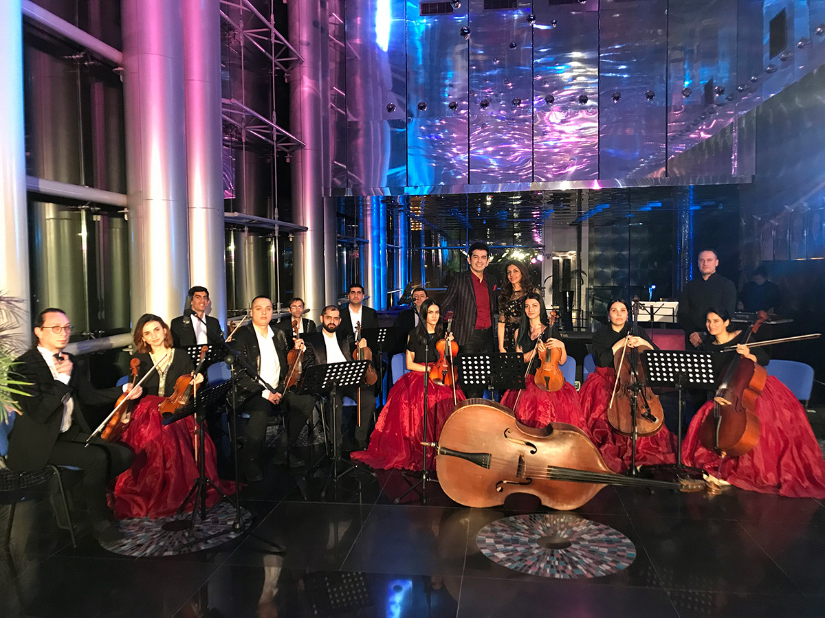 Khazar University Chamber Orchestra is to guest on “Antrakt” broadcast