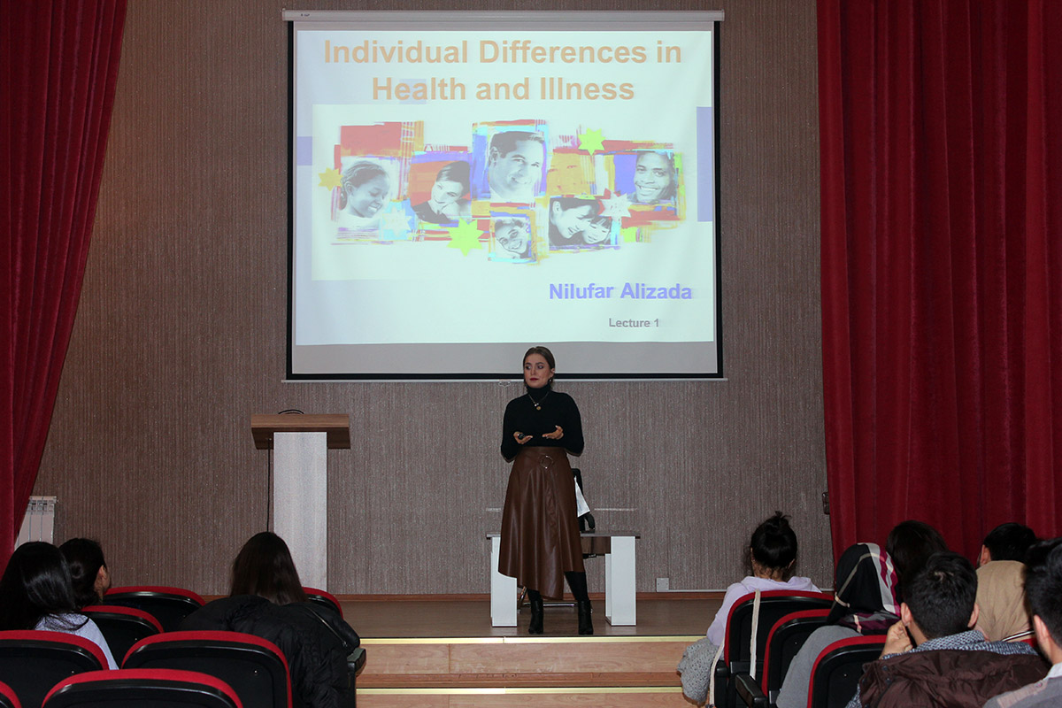 Khazar University Instructor Conducts Workshop at Psychology Research Institute