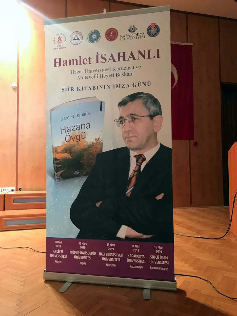Hamlet Isakhanli met with his Readers at Erciyes University