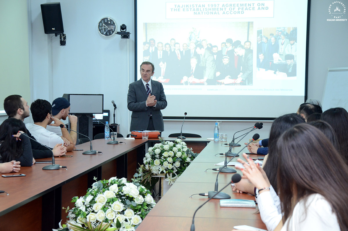 Ambassador Milos Strugar delivers a seminar at Khazar University