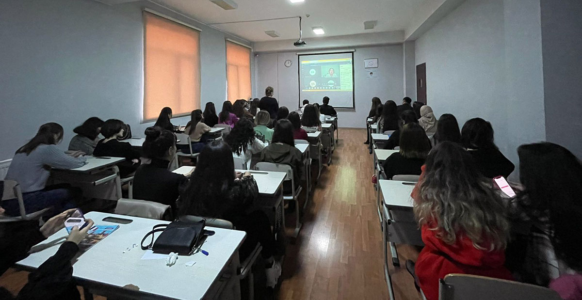 Professor of Ankara Haci Bayram Veli University delivered a lecture at “Khazar University