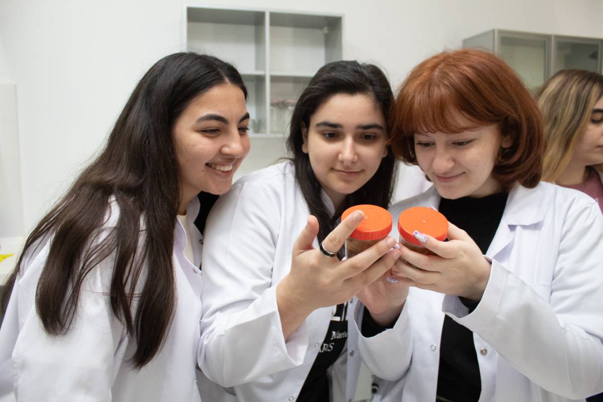 Students at Veterinary Research Institute
