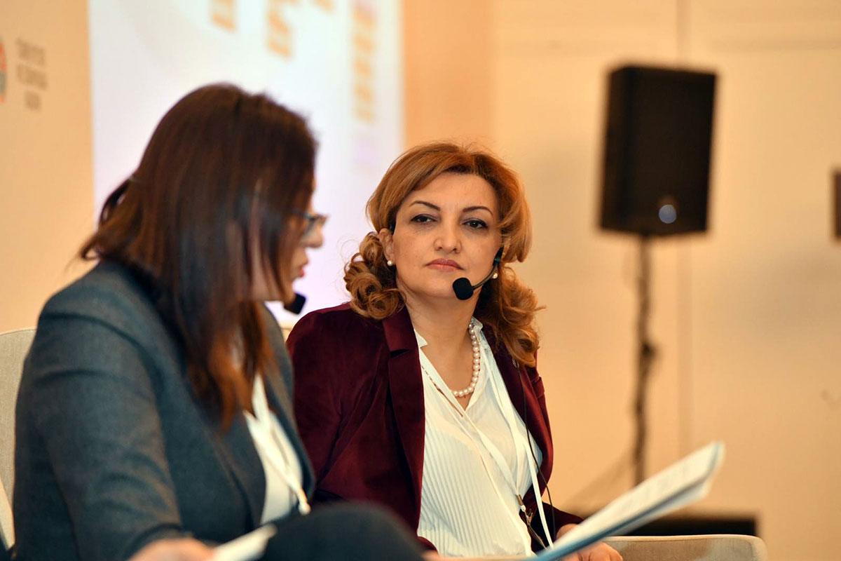 HTSF-nin dekanı “Dünyada və Türkiyə”də qadın” beynəlxalq forumunda iştirak etdi