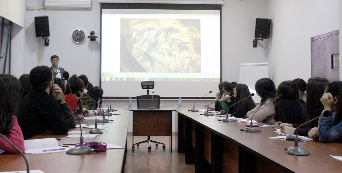 Employee of Gobustan State Historical-Artistic Reserve Met with Students
