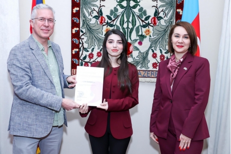 Lecturer of Department of English Language and Literature Awarded Certificate