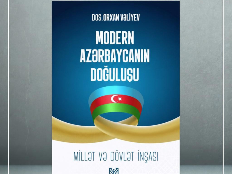 Departament müdirinin kitab təqdimatı
