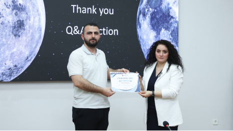 “Xəzər”də “Simsiz rabitədə yaranan yeni tendensiyalar və texnologiyalar” mövzusunda seminar