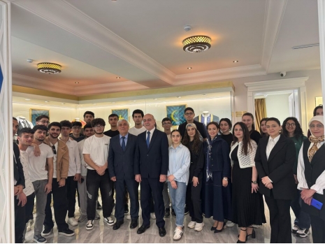 Students at the Museum-Center of the House of Tolerance