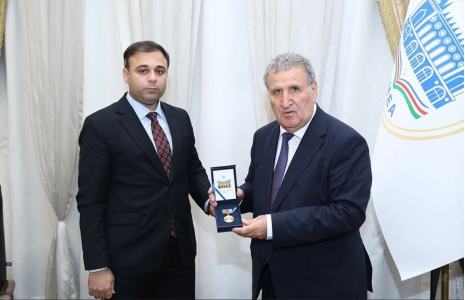 Dillər və ədəbiyyatlar departamentinin müəllimi “AMEA-nın Döş Nişanı” ilə təltif edilib