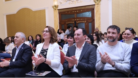 “Xəzər”də məzunlarla görüş