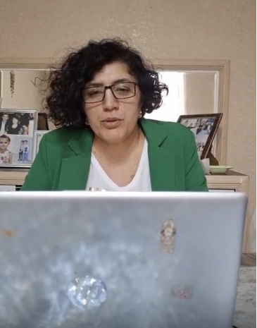 Dillər və ədəbiyyatlar departamentinin müəllimi beynəlxalq dəyirmi masada