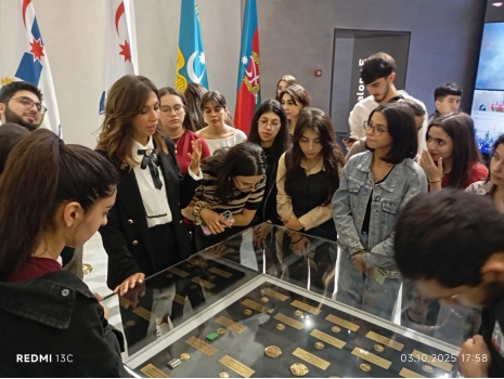 Students Visit State Flag Museumv