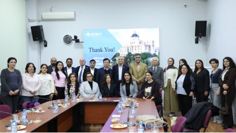 Department of English Language and Literature Hosts Seminars on Corpus Linguistics and Language Technology