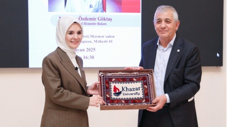 Türkiyə nazirinin Xəzər Universitetində professor - müəllim heyəti və tələbələrlə görüşü
