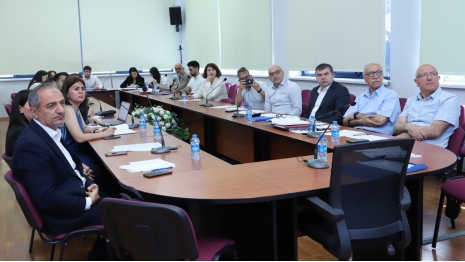 İqtisadiyyat və biznes yüksək təhsil fakültəsində magistr dissertasiyalarının müdafiəsi
