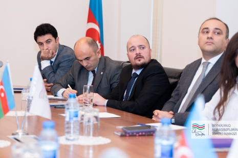 Departament müdiri və doktorantı Beynəlxalq Münasibətlərin Təhlili Mərkəzində