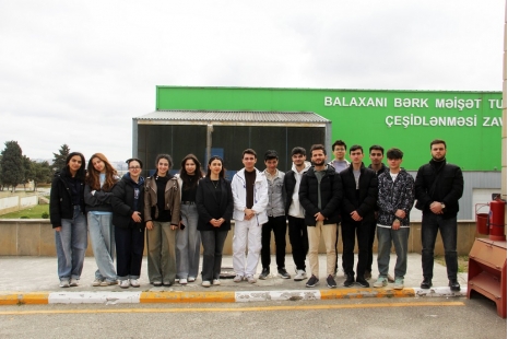 Tələbələr “Təmiz Şəhər” ASC-nin təsərrüfat sahələrində