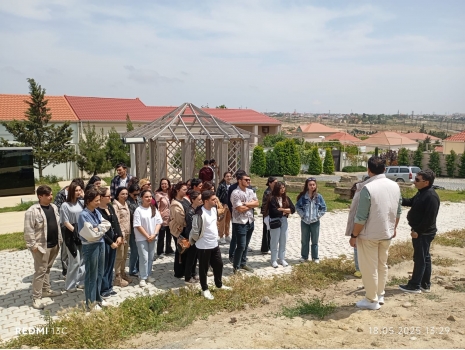 Tarix müəllimiyi ixtisası tələbələrinin Beynəlxalq Muzeylər günündə Bakı ətrafı abidələrə səfəri   