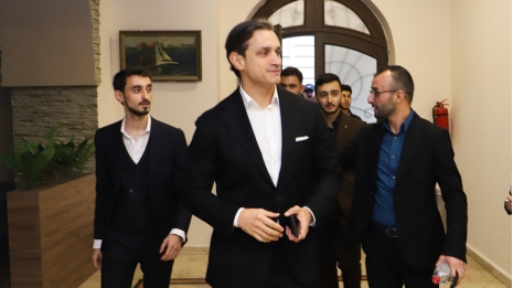 Economist Expert Meets with Students