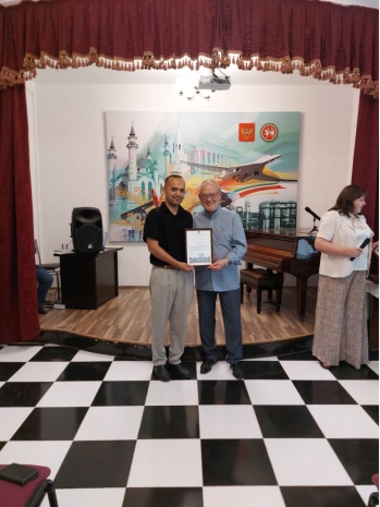 Dillər və ədəbiyyatlar departamentinin müəllimi təltif olunub
